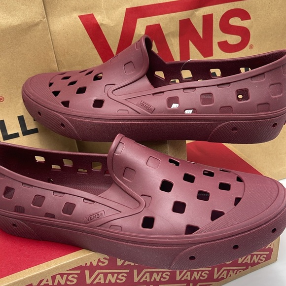 Vans Men’s Slip-On Trk Tawny Port
VN0A5HF8TWP
Sneakers - Picture 10 of 16